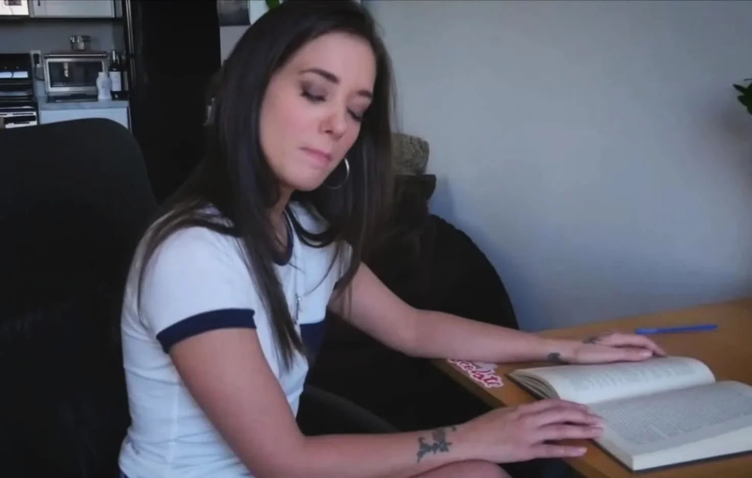 Hungry teen Gia Page blowjob POV reality