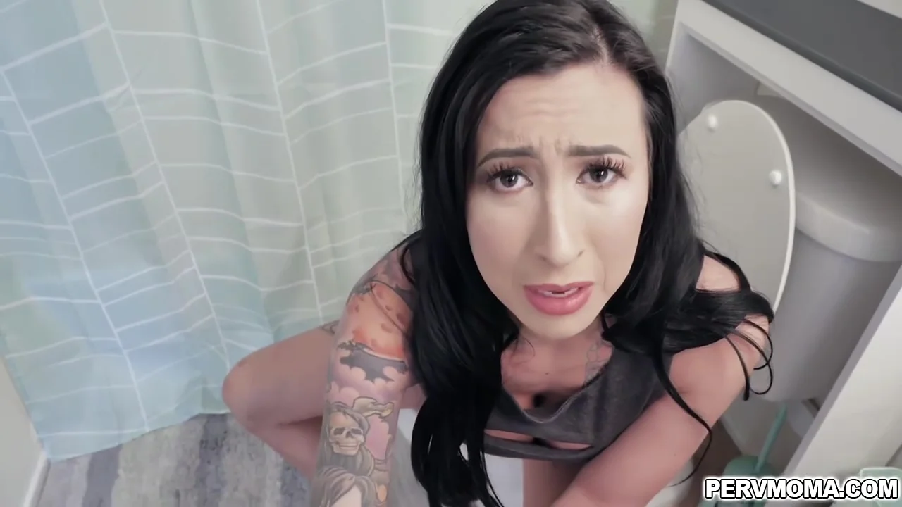 Lucky Stepson Fucking His Hot Stepmom In The Bathroom