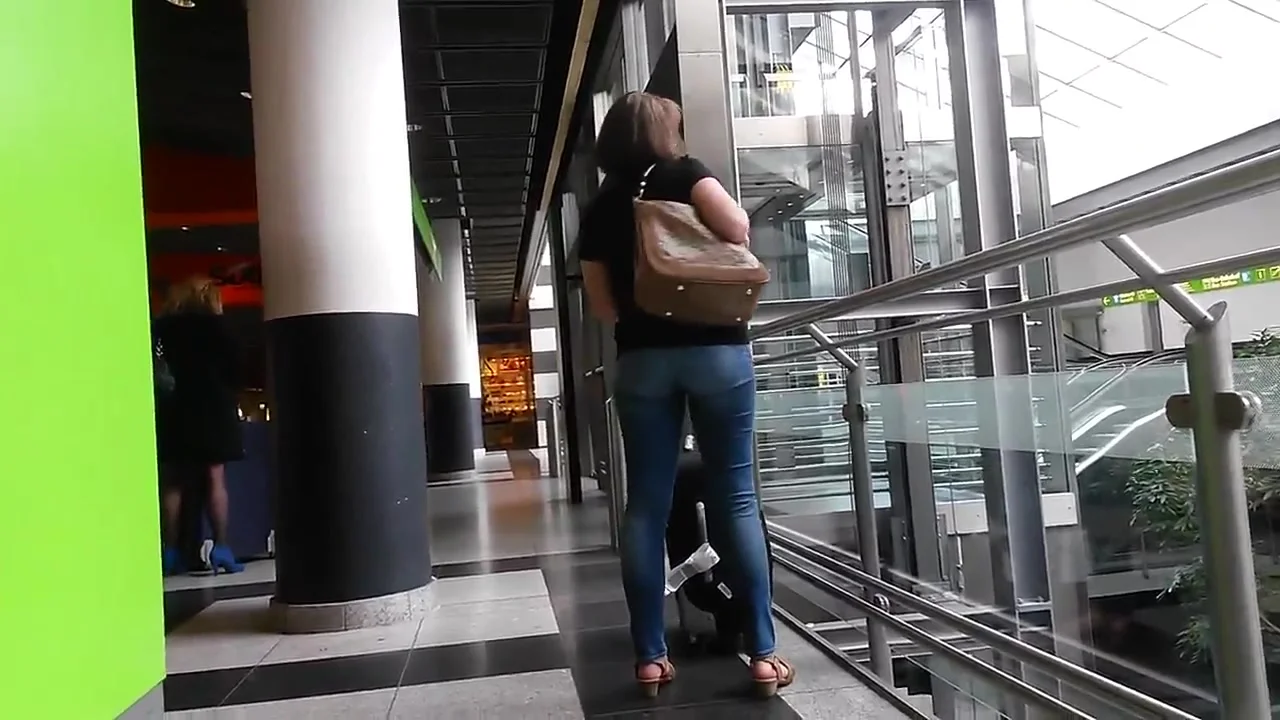 Nice Milf ass in Jeans
