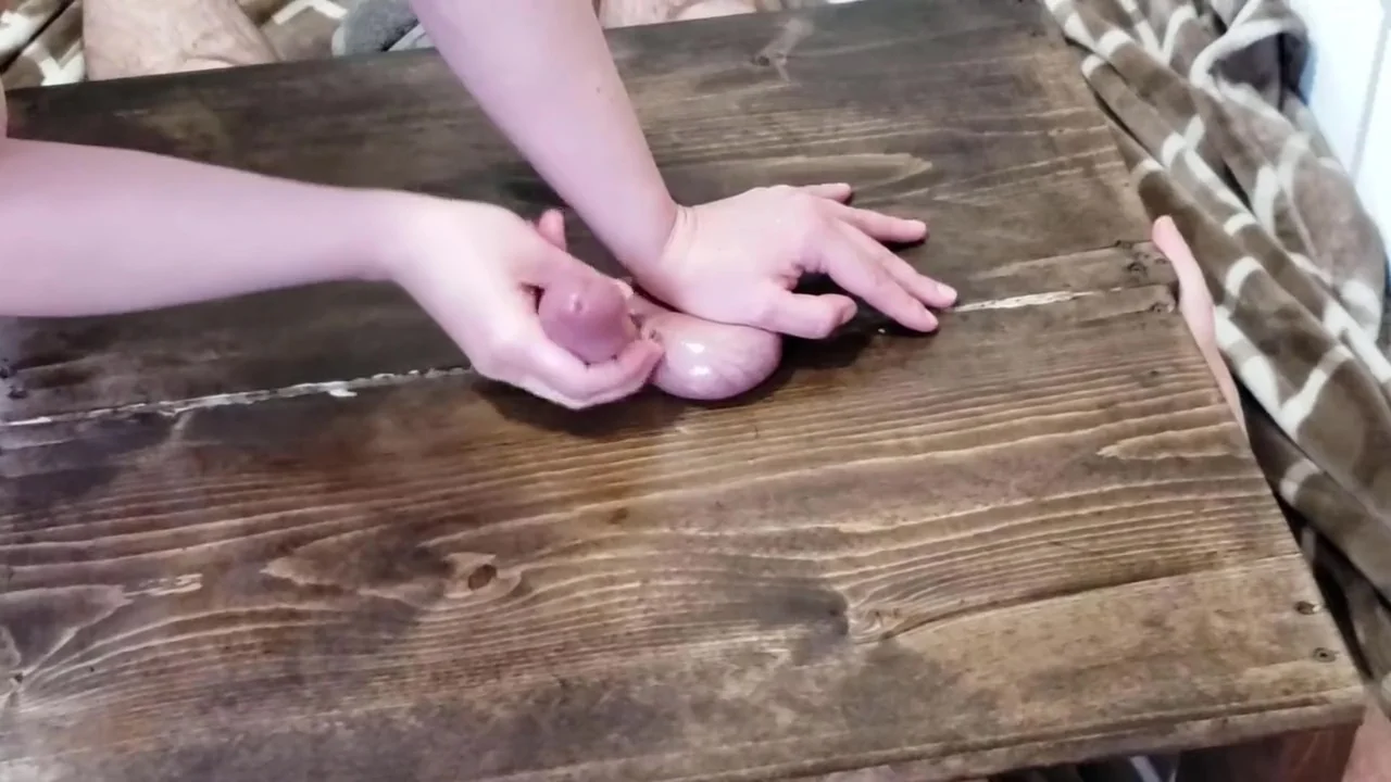 amateur girlfriend gives ballbusting handjob with cumshot. Squeezed grapes