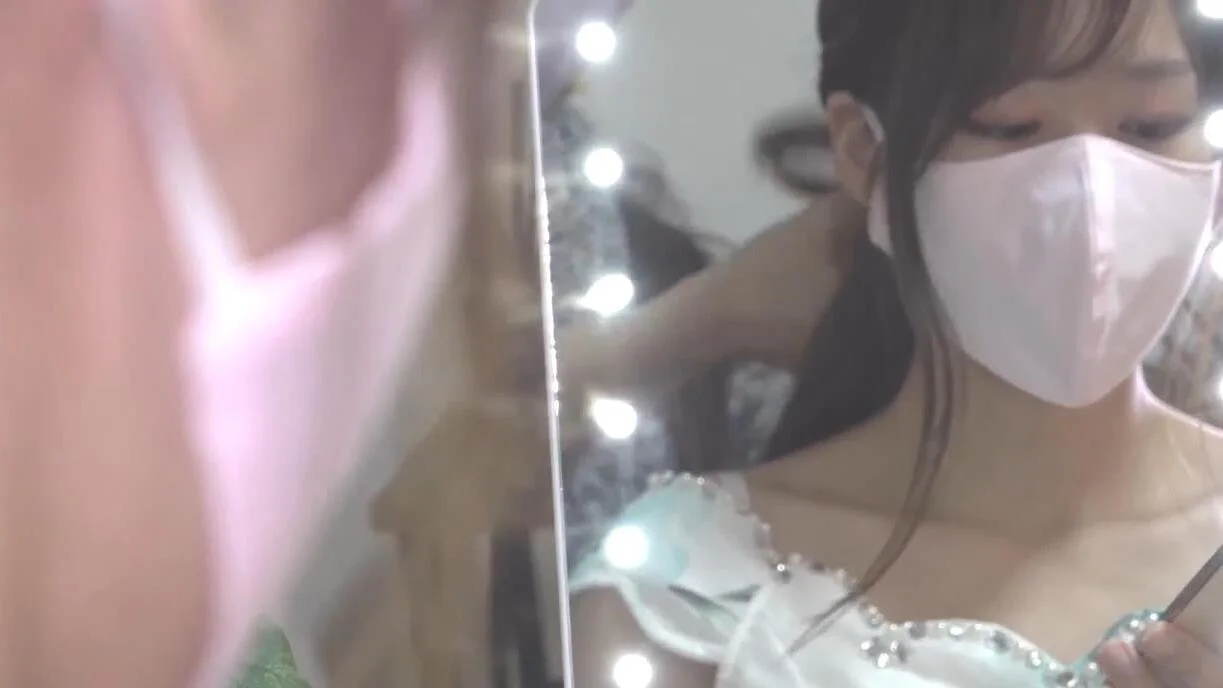 of high-level hostesses' nipples and panchira.544
