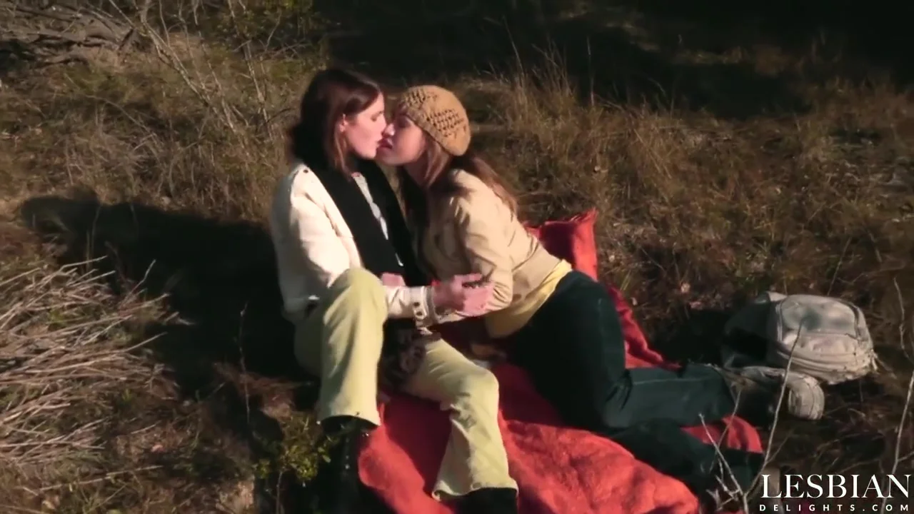Lesbian Strapon Picnic - Fetish Outdoor Sex With 2 Girlfriend
