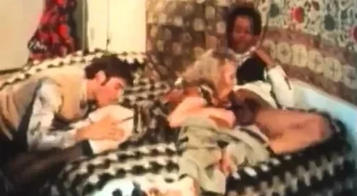 Roberto Malone in a nice double blowjob threesome