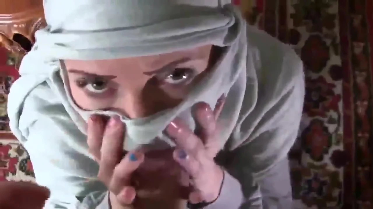AsianSexPorno.Com - Arab hijab girlfriend blowjob