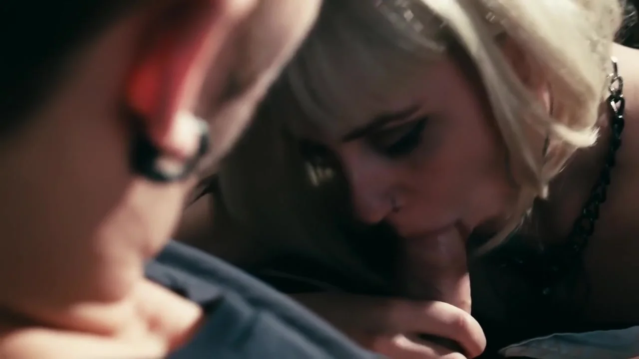 A sensual blowjob moment. Tobi from DATES25.COM