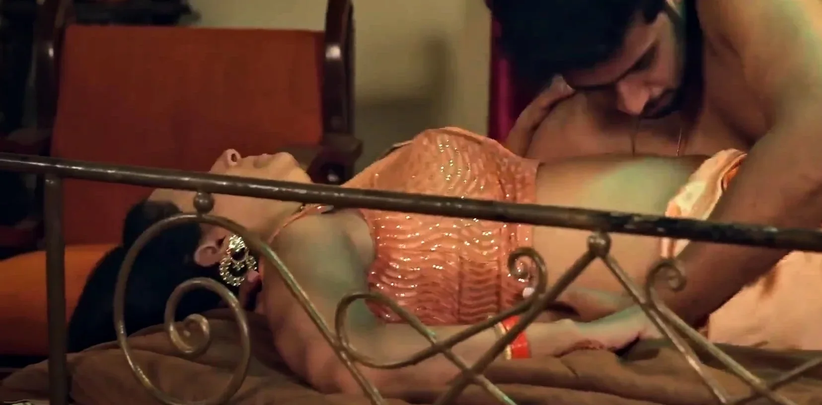 indian babe fingering her pussy