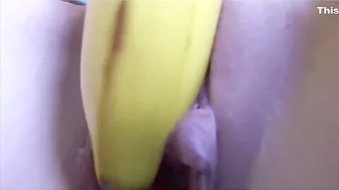 Dutch milf fingers till orgasm