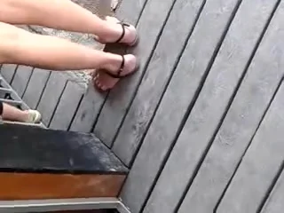 Public Feet 124