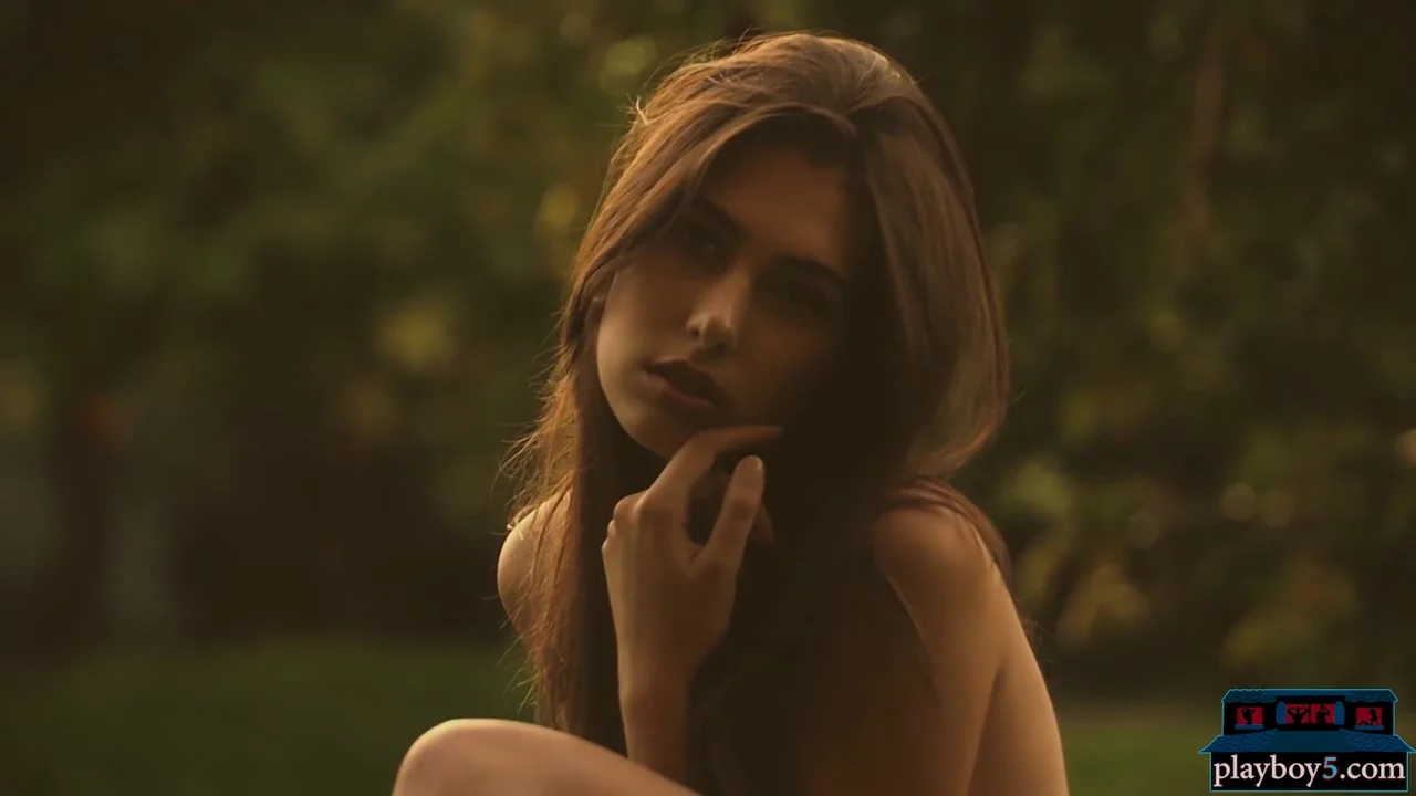 Natural And Petite teen 18+ Beauty Hot Outdoor Striptease