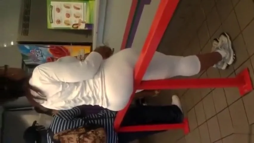 Huge bubble butt in white yoga pants