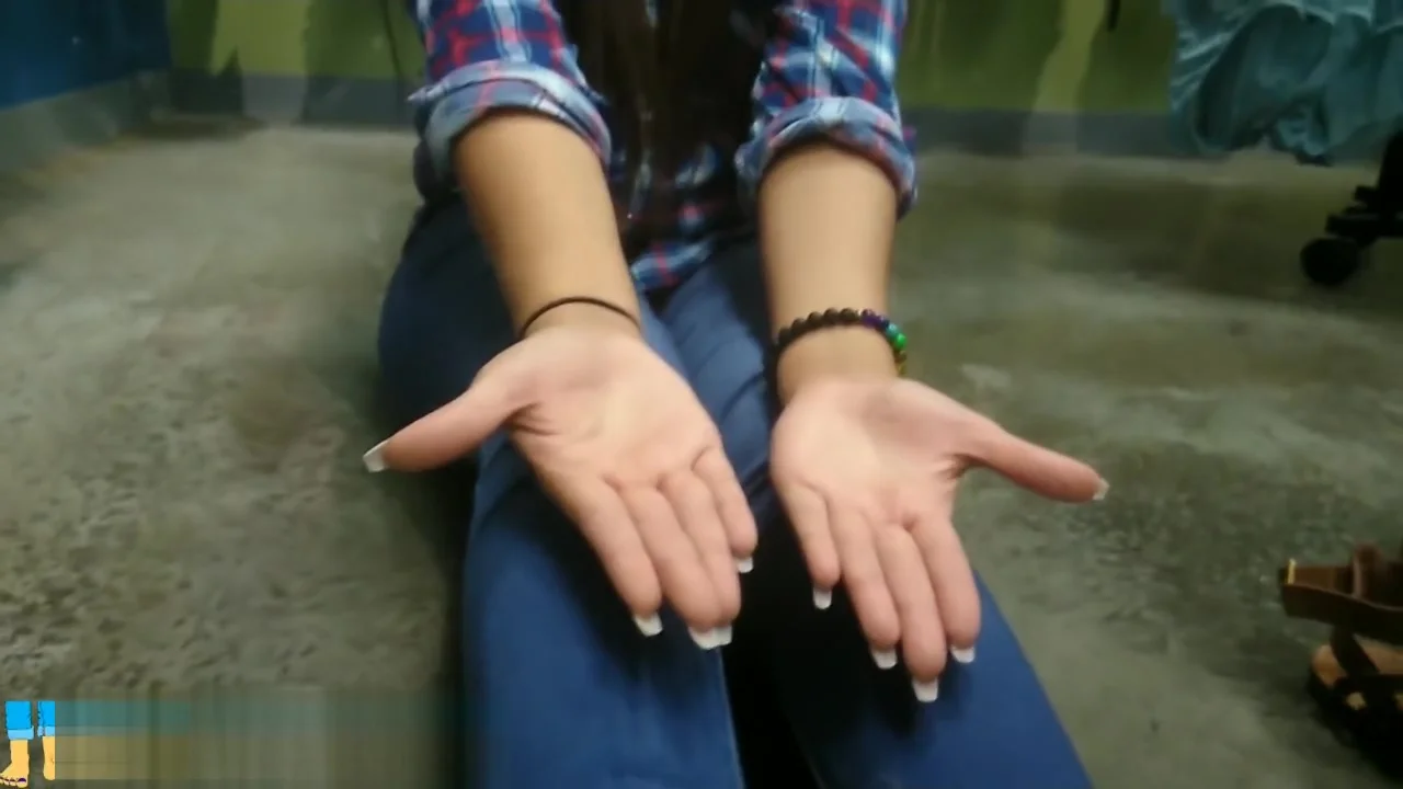 Serenity's sexy perfect Latina feet sniffing