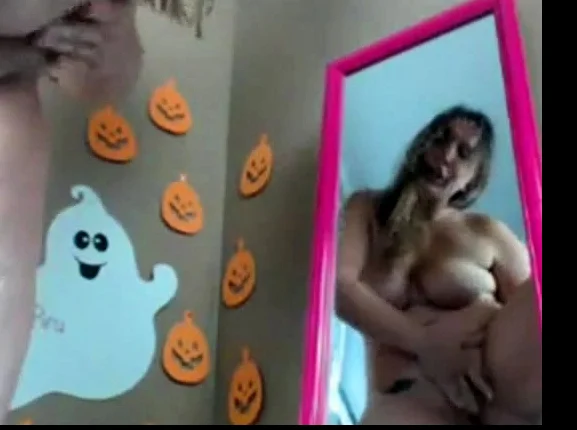 Teen squirts on mirror