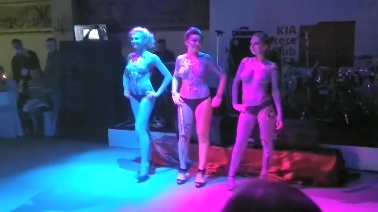 Naked Kia Girls BODY ART Show