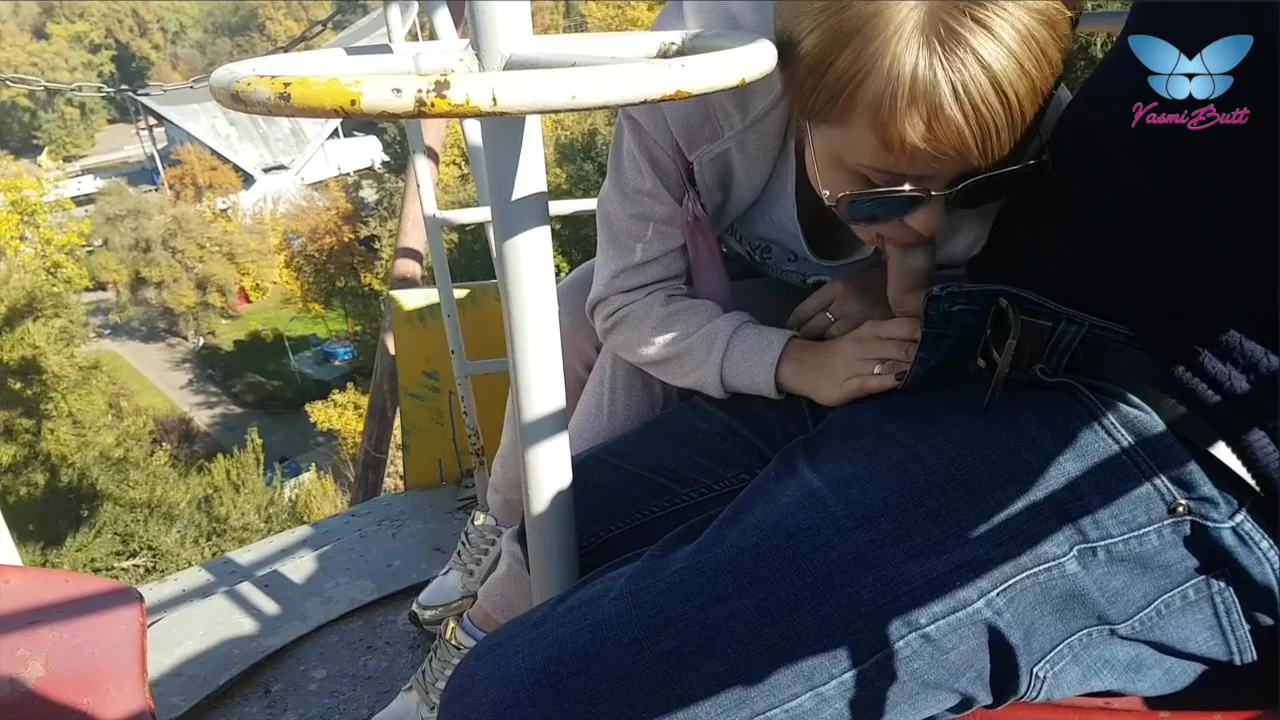 Extreme Public Blowjob And Cum Swallow From Dirty Milf On The Ferris Wheel