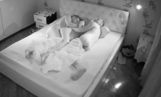 Amateur blonde sucks dick on cam