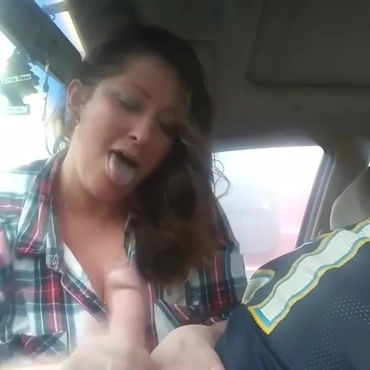Public blowjob & handjob with cassie k.