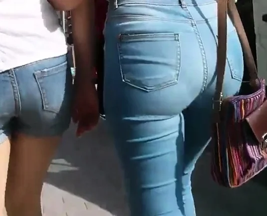 Excellent Candid Ass From Teen Girl