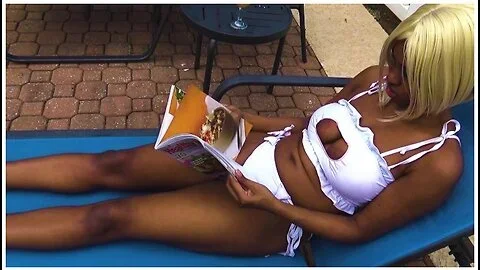 Getting Naked After Hanging Out In The Swimming Pool, Ebony Babe Msnovember