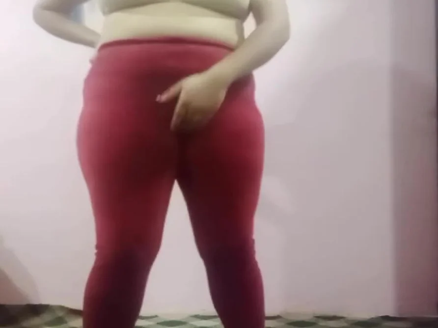 Gitl Masturbating