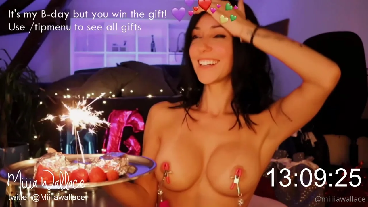Love Chat Big Boobs Brunette Masturbating For Cam