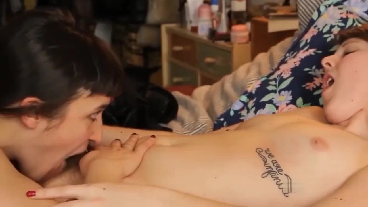 Sexy college girls play