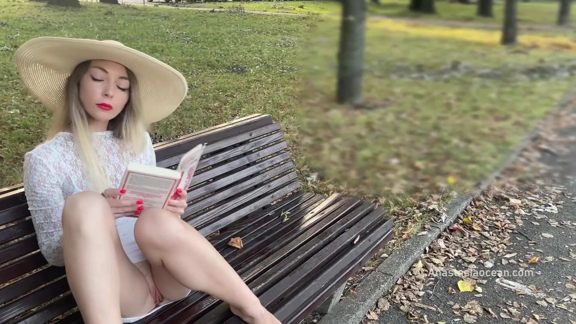 Is Flashing Her Pussy To People In Park. No Panties In Public