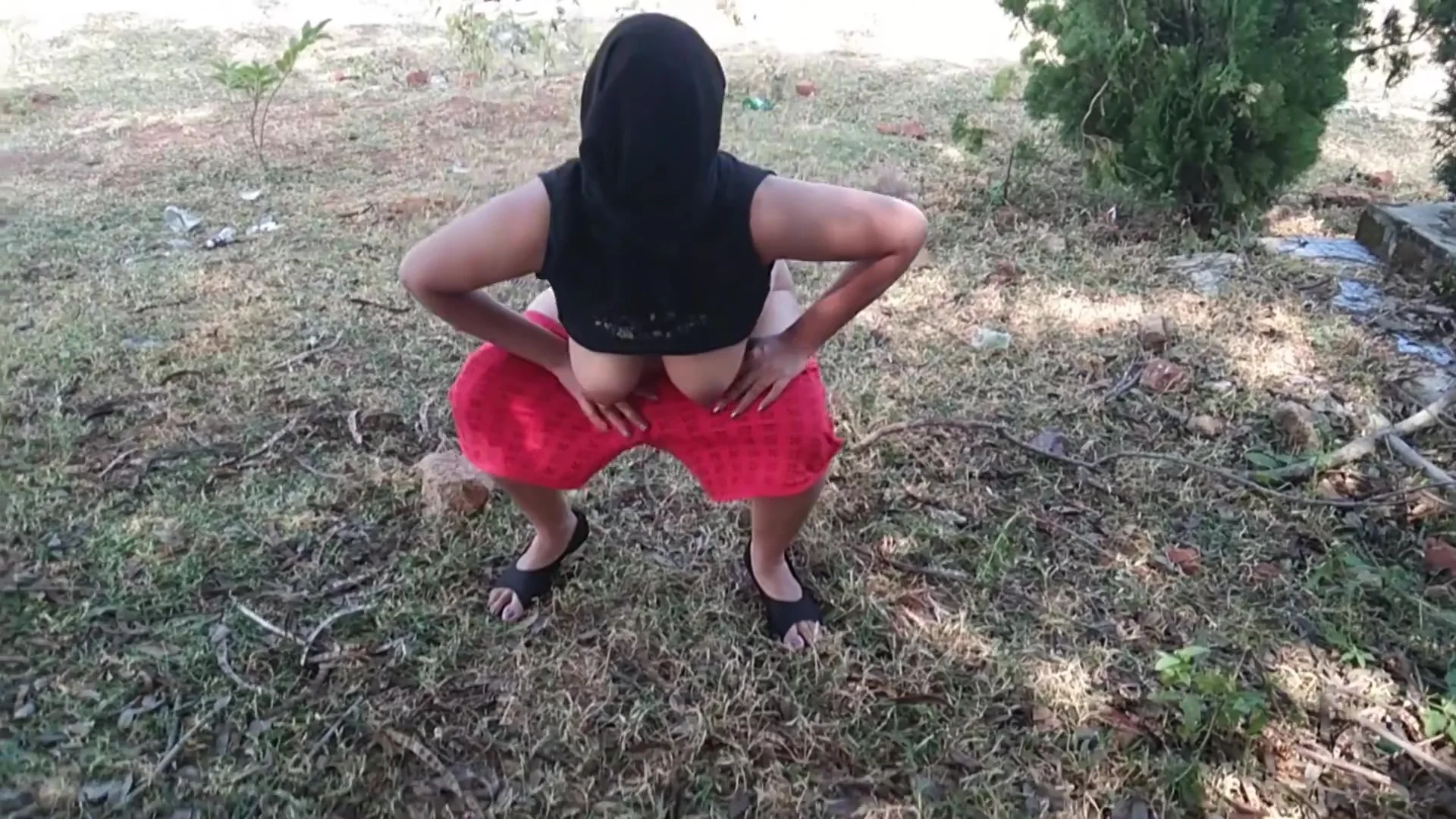 Indian Muslim Bhabhi Outdoor Public Doing Nude Yoga