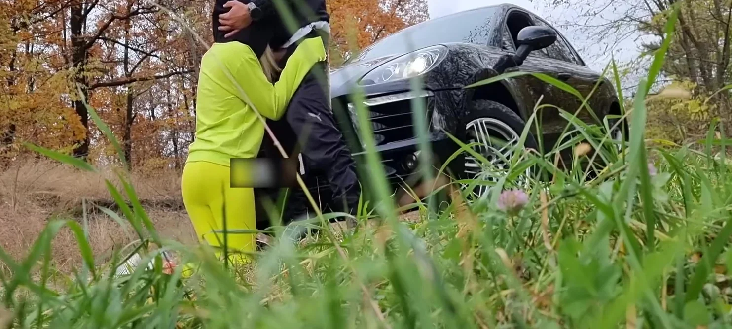 Hot Bitch Deep Sucking Dick Boyfriend In The Car - Cum