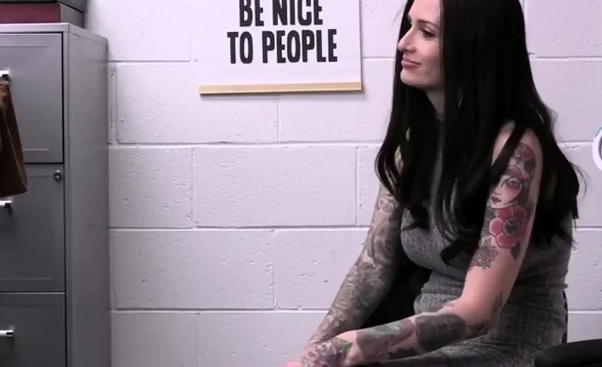 Tattooed milf suspect titty fucks officer