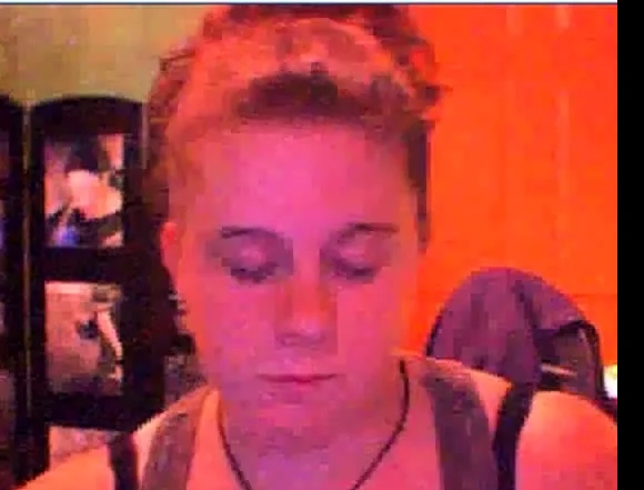 girl change clothe front webcam