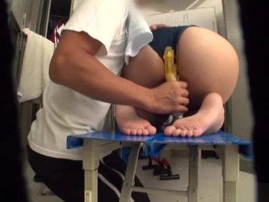 Sexy college babe knows how to blowjob well