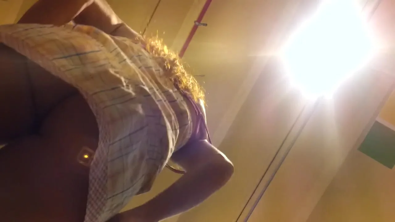 UPSKIRT AT THE MALL - MILF BENDING OVER
