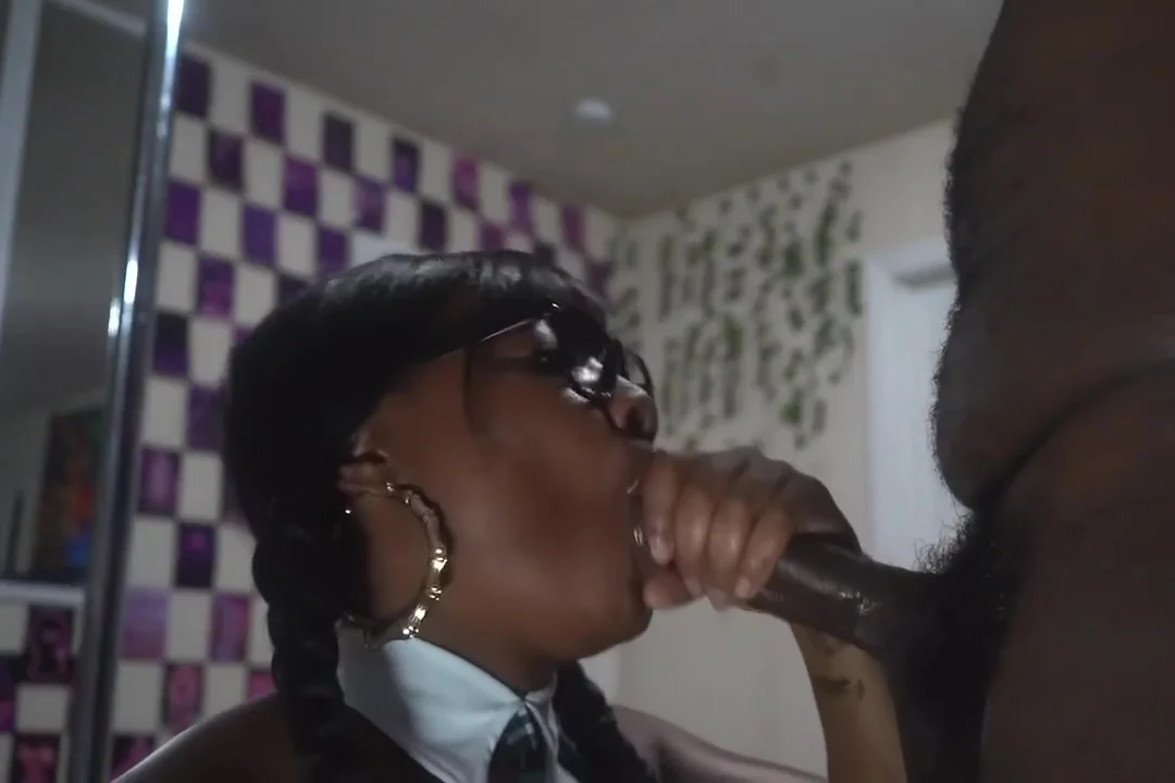 Ebony School Girl Gives Sloppy Head