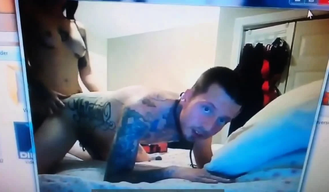 Strapon makes him moan