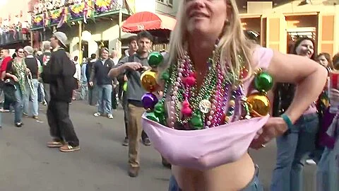 wild party girls mardi gras scene 10