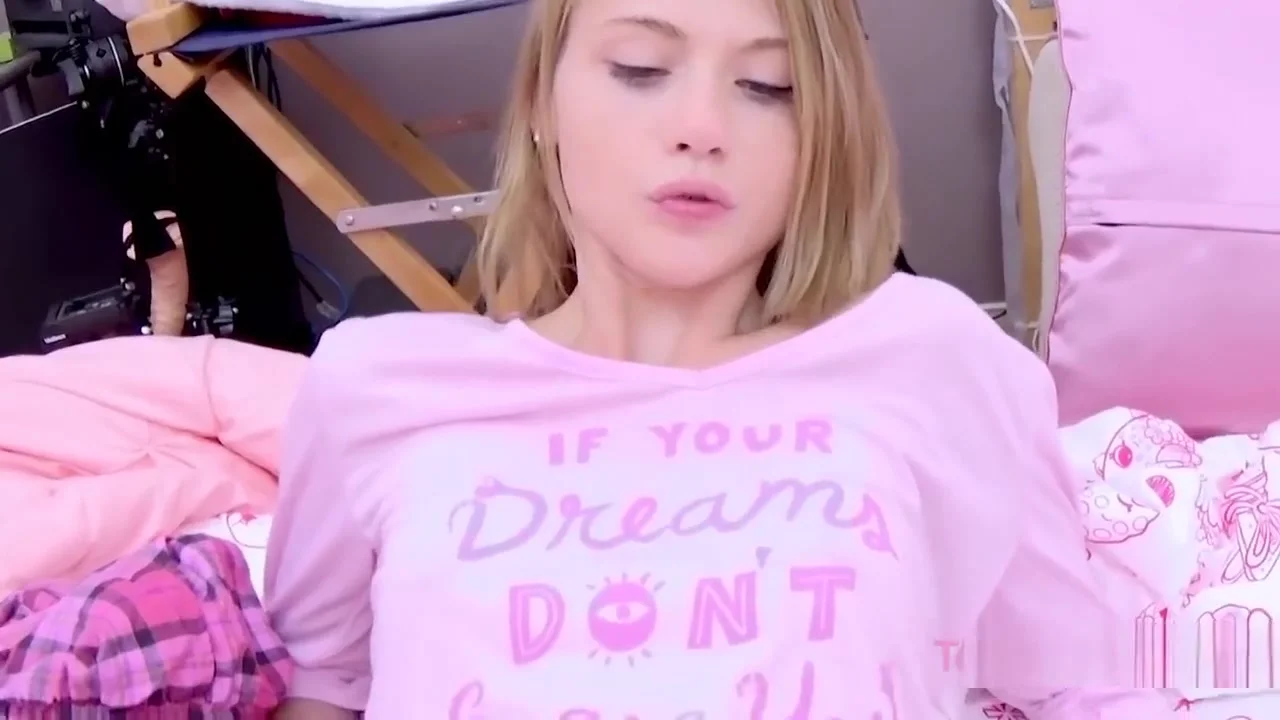 Blonde teen 18+ Swallows Cum In Bed
