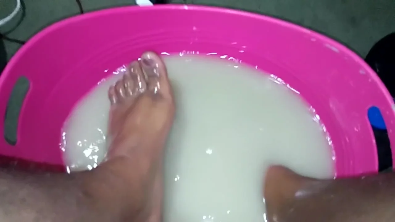 Foot routine- clay soak and oiling after