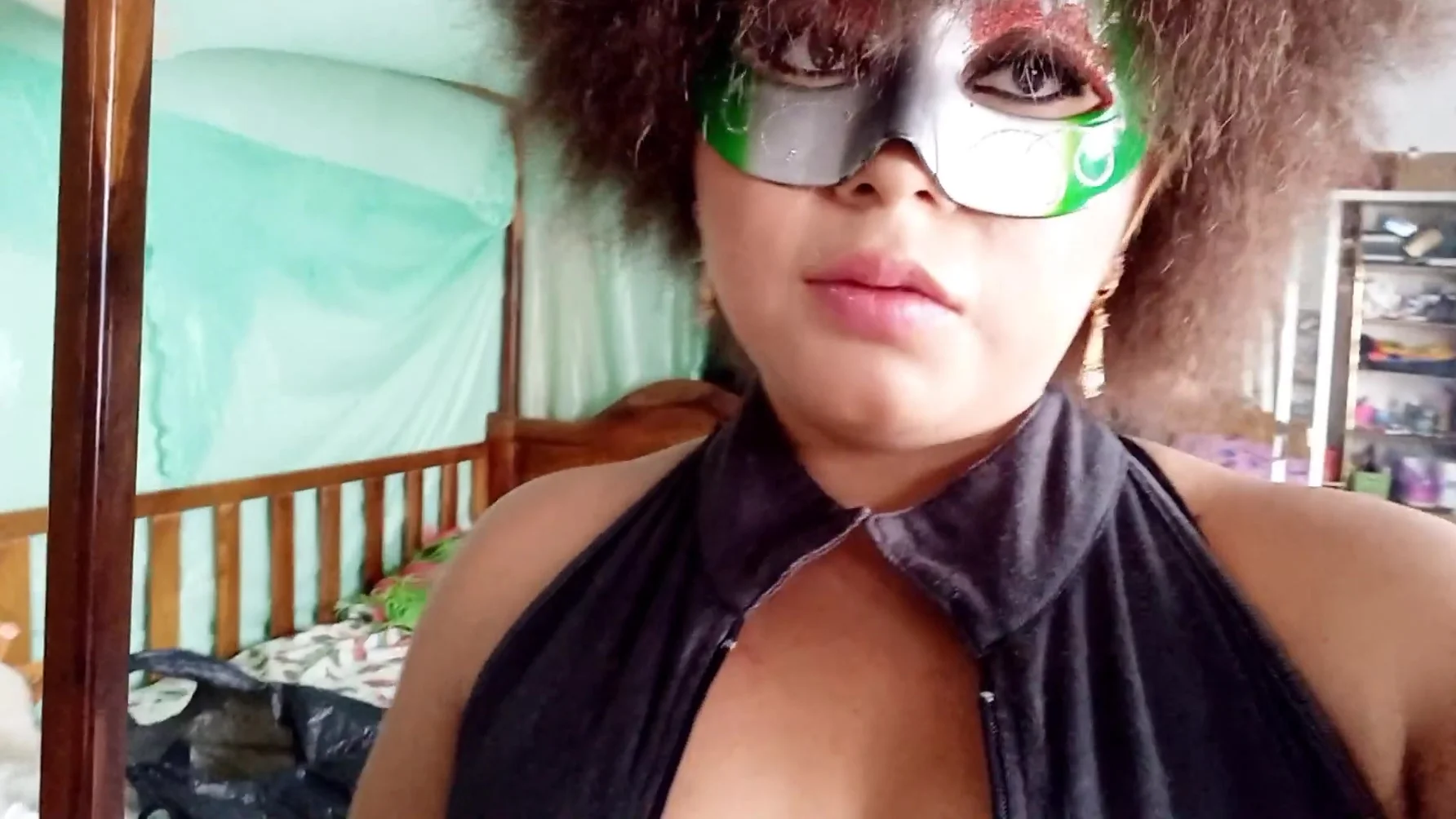 Home Video Of A Colombian Getting Dressed To Go Fuck For Pleasure In The Corner Of The City