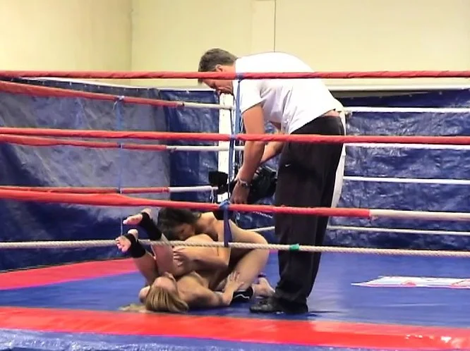 Two athletic girls get into a ring and have some pussy-licking fun