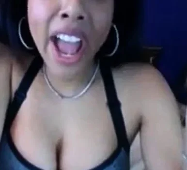 Latina with Fat Ass n Nice Tits Tease n Twerk