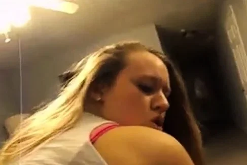 Phat ass white girl enjoying black guy