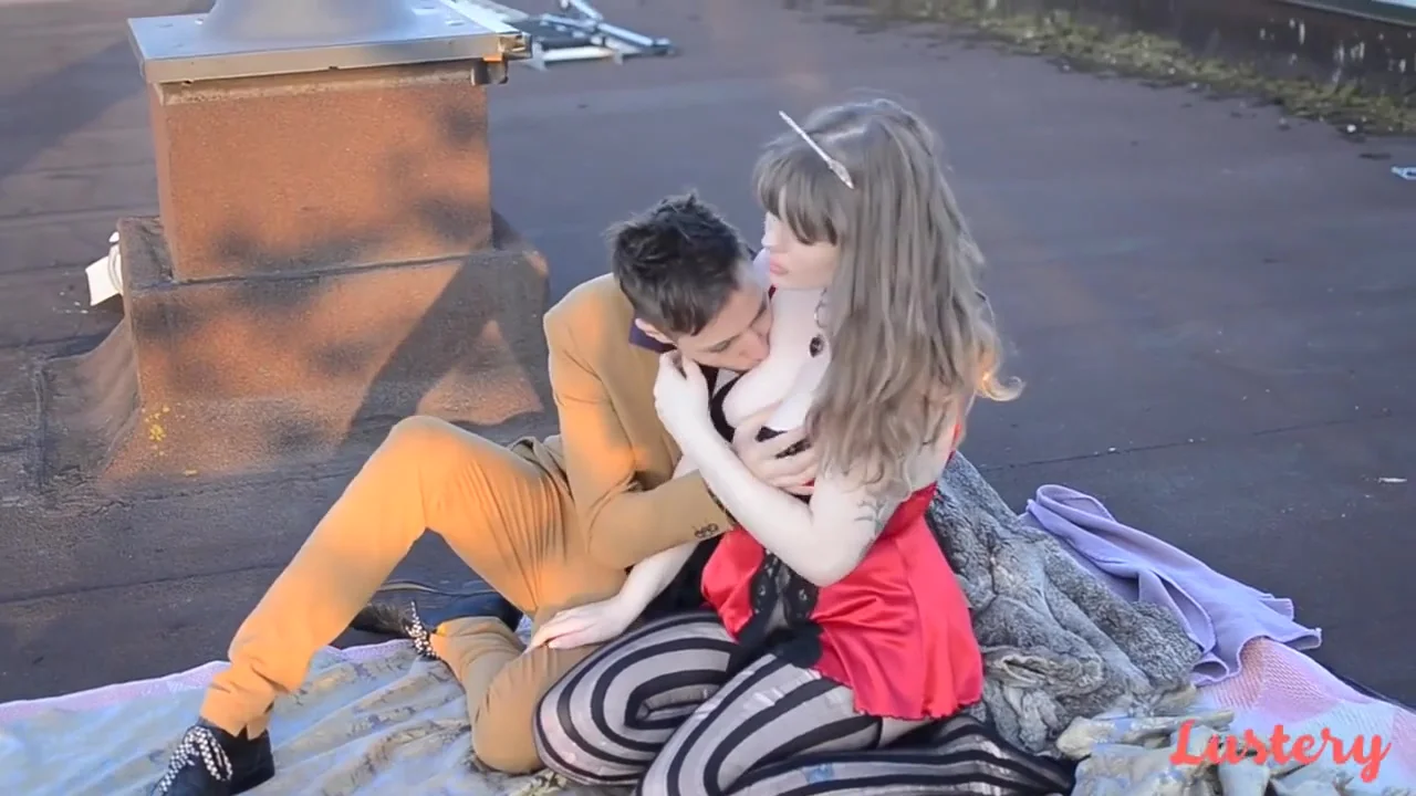 Chubby Teen 18+ Girl Open Air Affair - Outdoor Sex