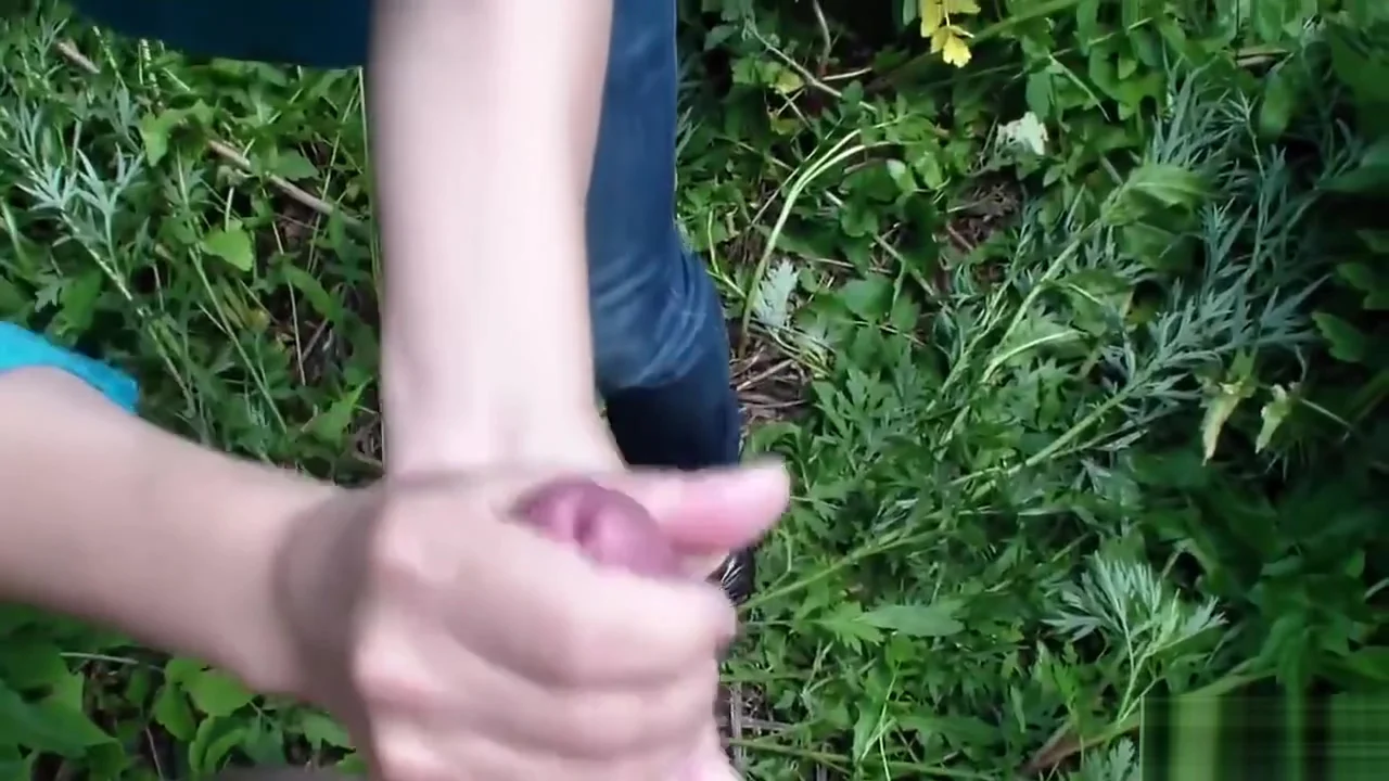 Outdoor handjob by Russian mature woman