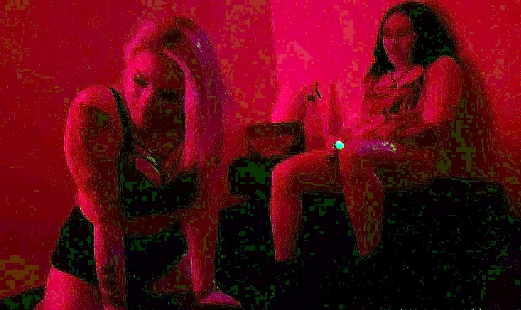 Amateur style lesbian pussy plesure pleasure with hot babes