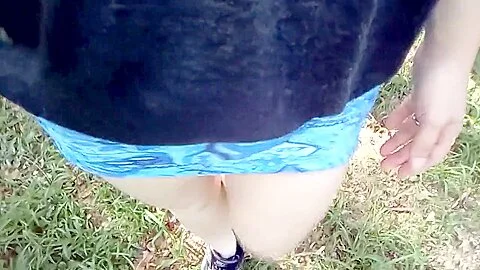 Skirt without underwear outdoor: big pussy lips free