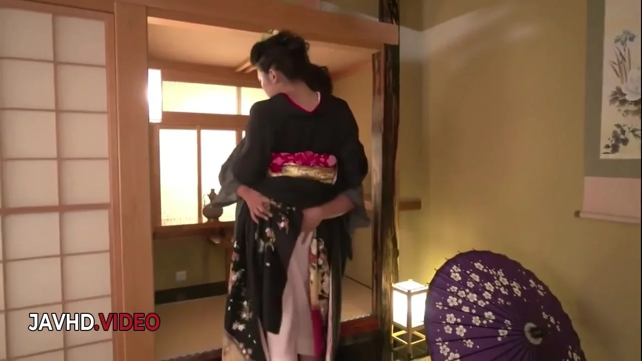 Yuna Shiratori Unleashes Seductive Asian Fantasy