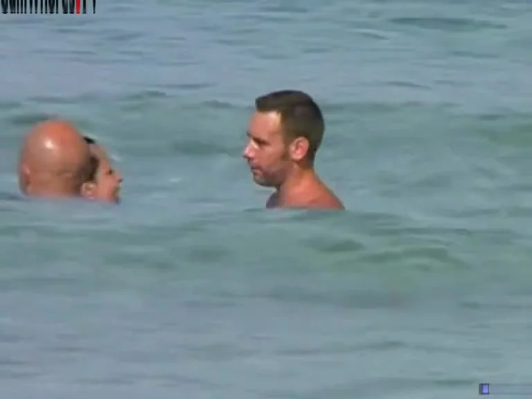 Beach-aL Suck and wank at beach in foursome