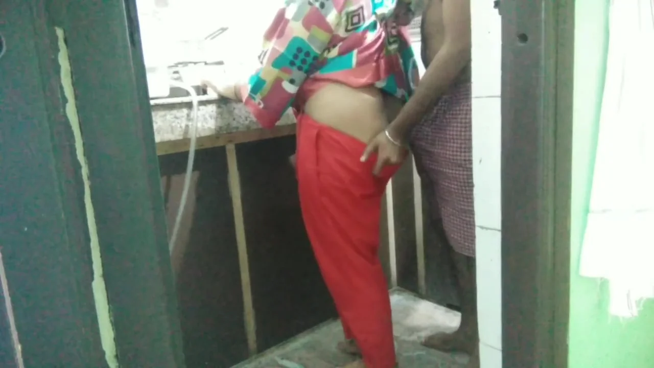 Bhabhi Ko Kitchen Se Bula Kr Room Mai Choda