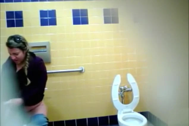 Pretty Mexican babe comes to take a piss