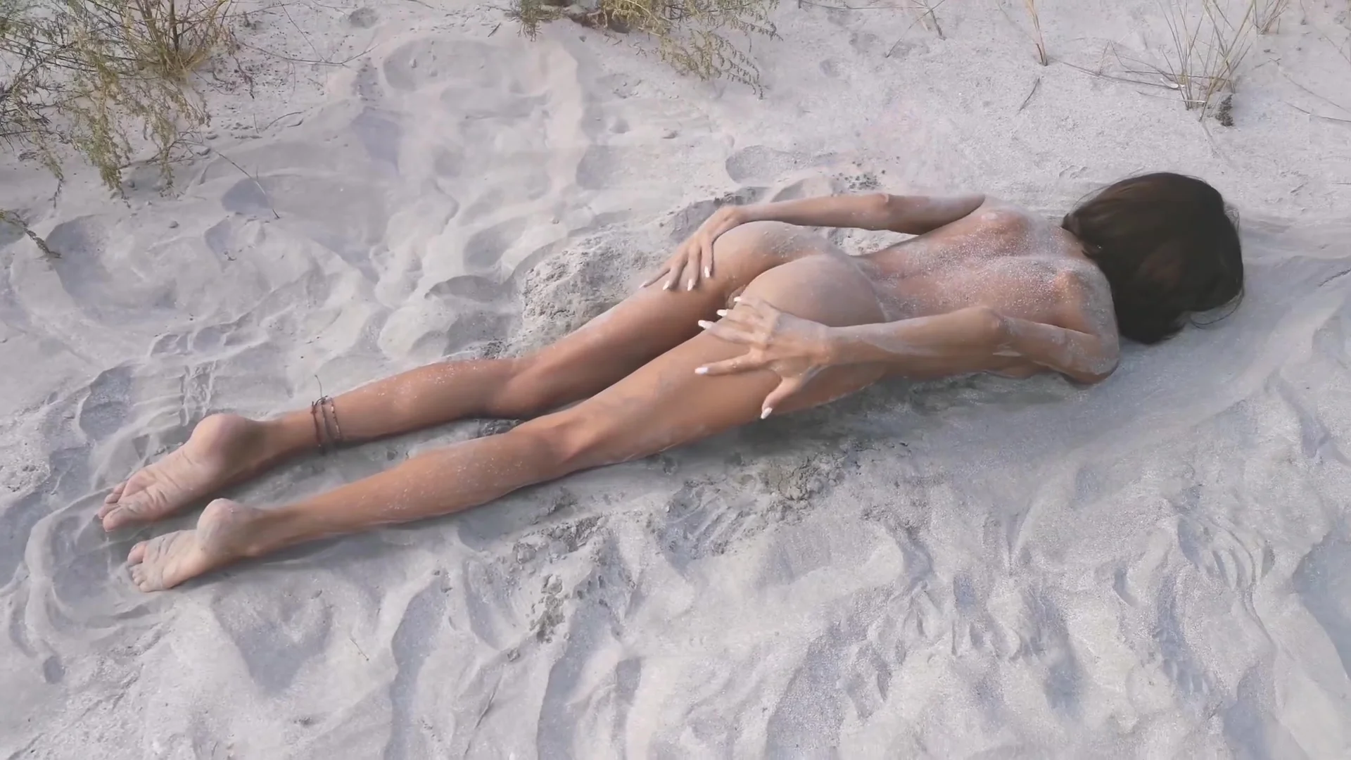 Amateur Nudist teen 18+ Fucks Her Tight Pussy With A Huge Cucumber On A Public Beach. Ends With A Pee